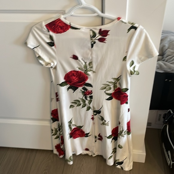 Beautiful summer dress Small NEW - Picture 3 of 4